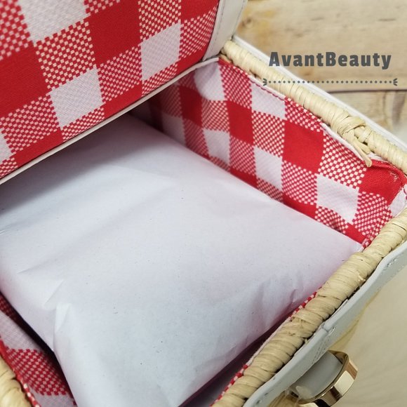 Kate Spade Picnic In The Park Basket Strawberry White Crossbody Strap included! - Picture 9 of 14